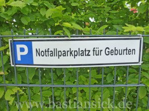 Notfallparkplatz für Geburten_WZ (Krankenhaus in Gießen) (c) Helma Schwarz 17.07.2015_IQT3fUm6_f