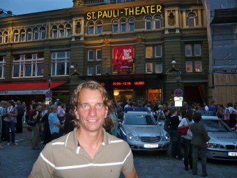 2008-08-06_St.-Pauli-Theater.JPG_Tnj14jNJ_f.jpg